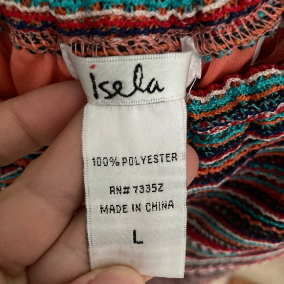 Vibrant off-the-shoulder top - Picture 3 of 3